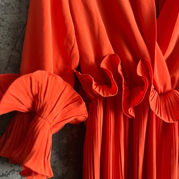 Stunning Orange dress with deep v neck and ruffle detail spring/summer dress - Picture 9 of 15